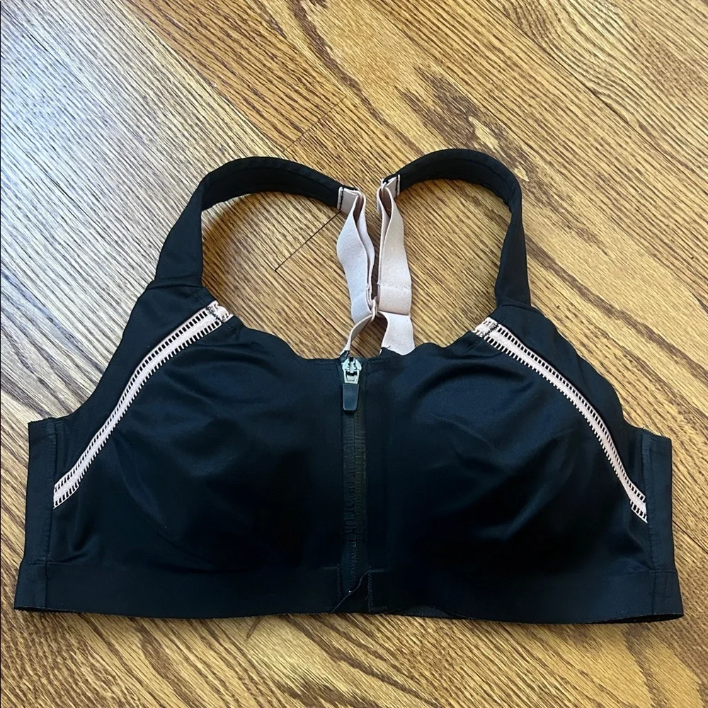 Victoria’s Secret Incredible Knockout Ultra Max Sports Bra